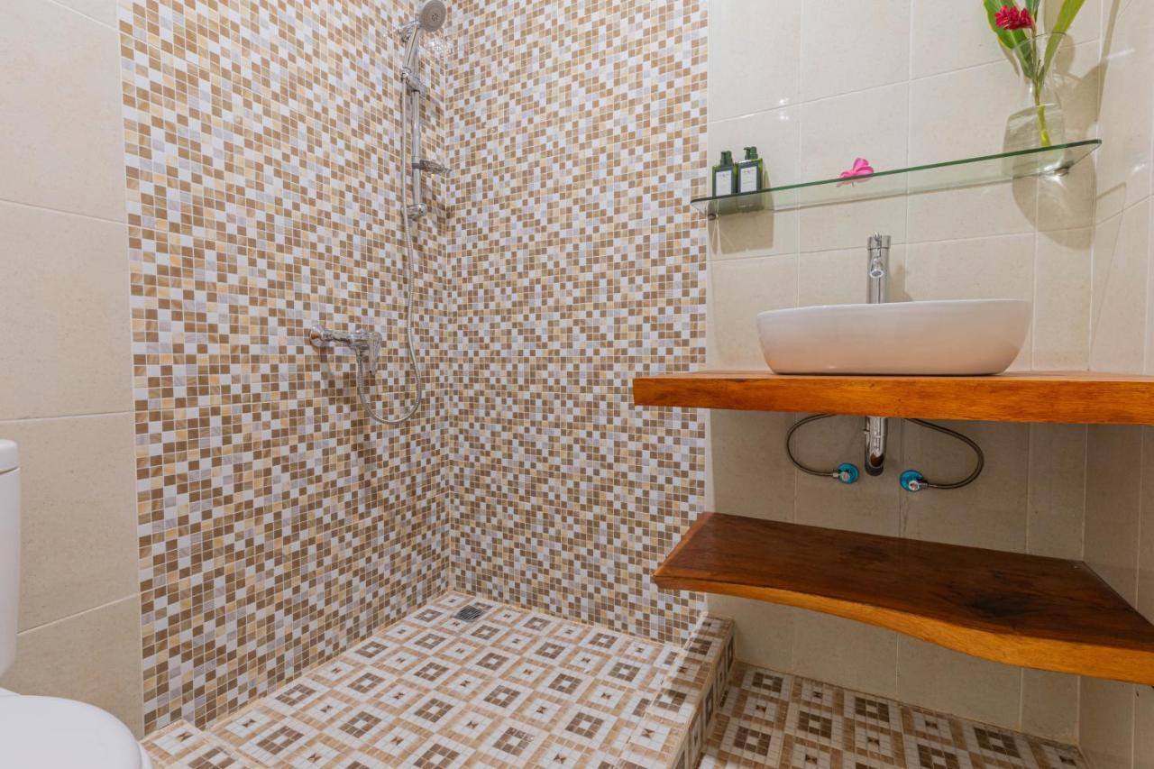 Candra Loka Studio & Apartment By The Loka Kerobokan  Bagian luar foto