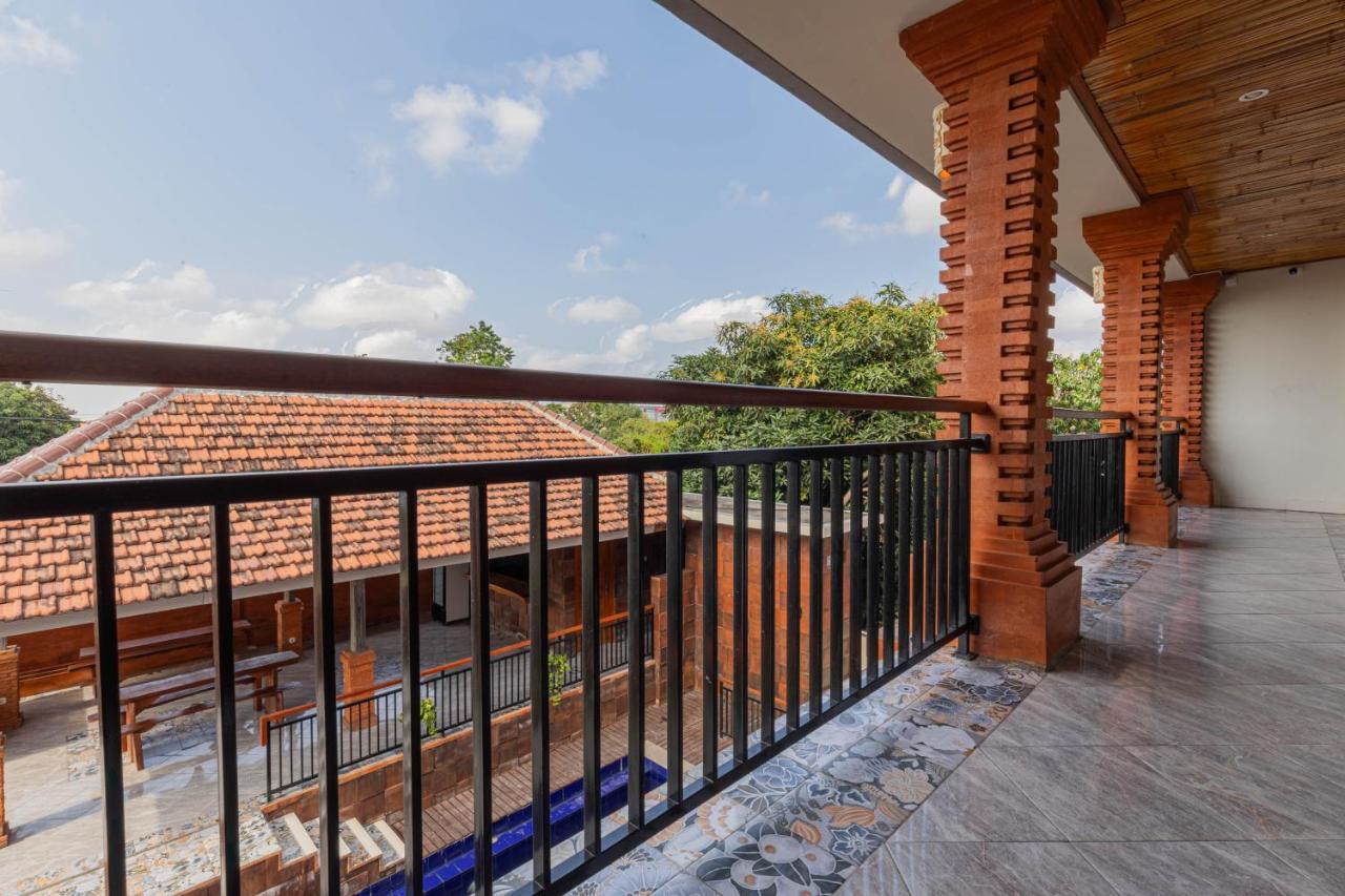 Candra Loka Studio & Apartment By The Loka Kerobokan  Bagian luar foto