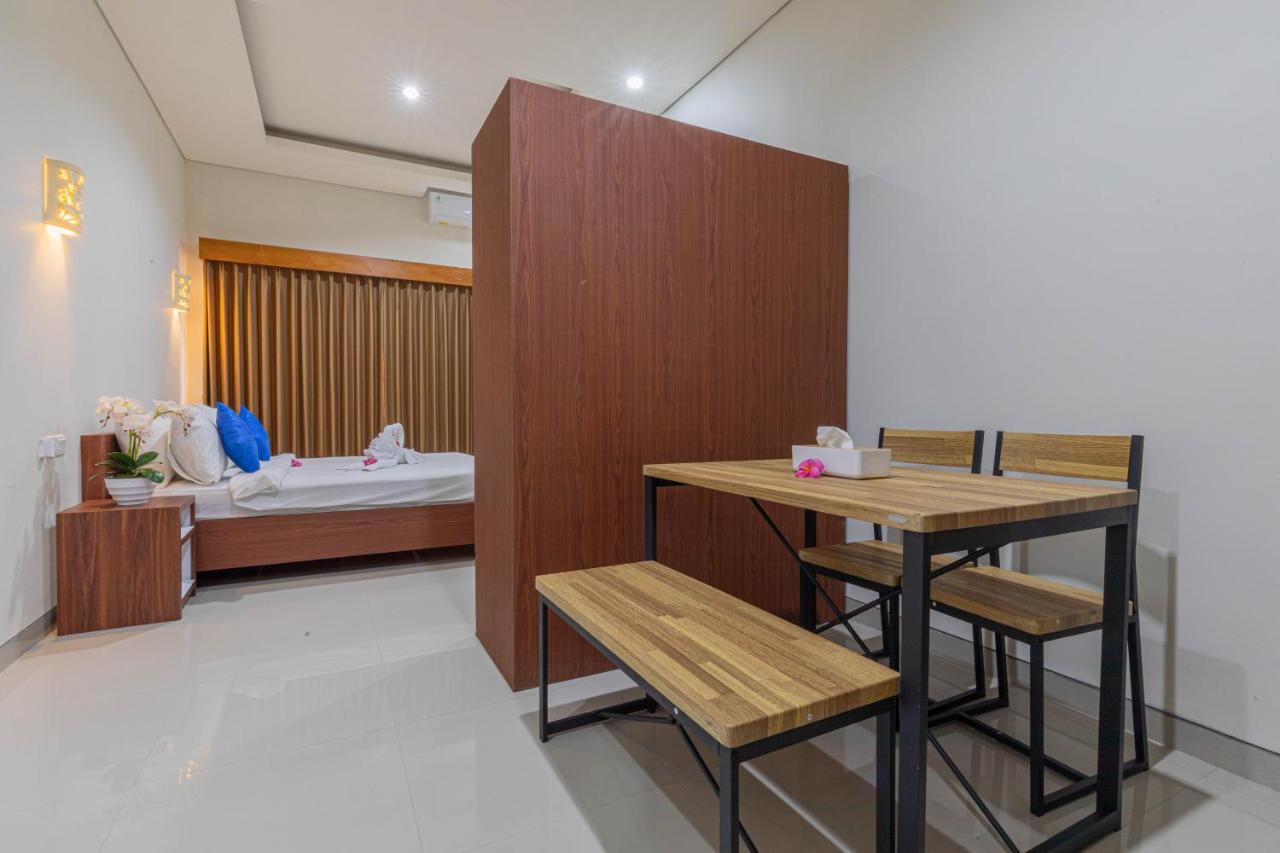 Candra Loka Studio & Apartment By The Loka Kerobokan  Bagian luar foto