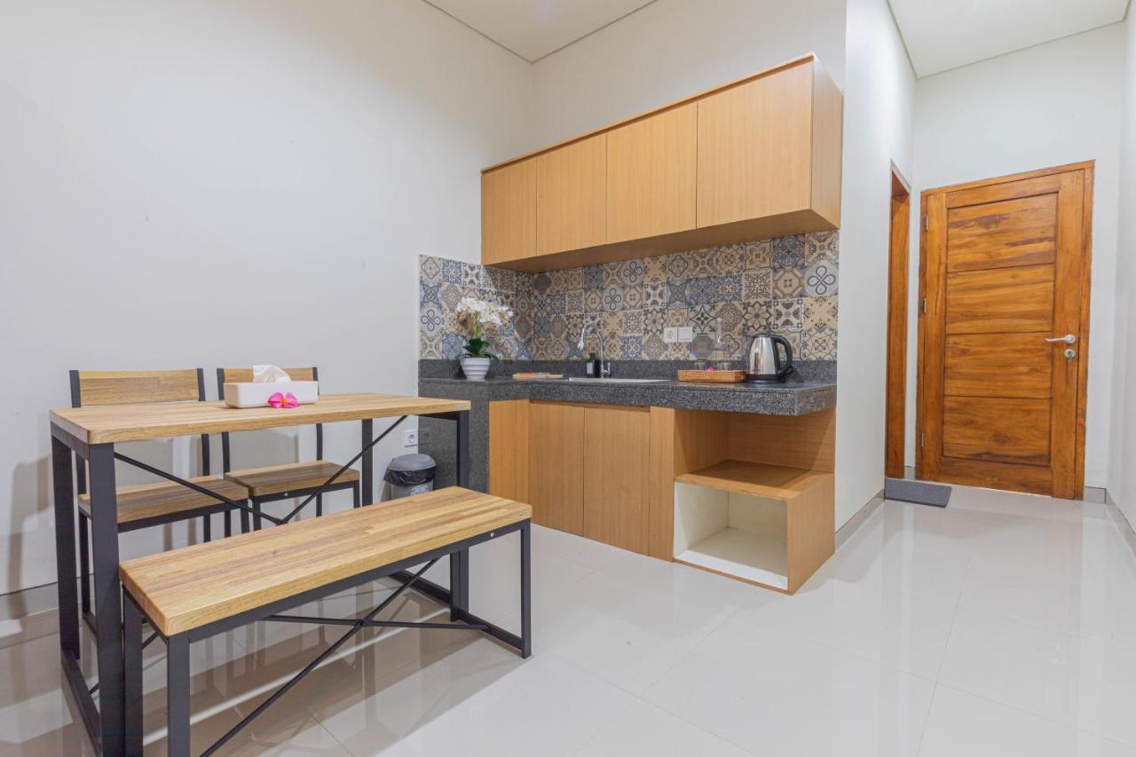 Candra Loka Studio & Apartment By The Loka Kerobokan  Bagian luar foto