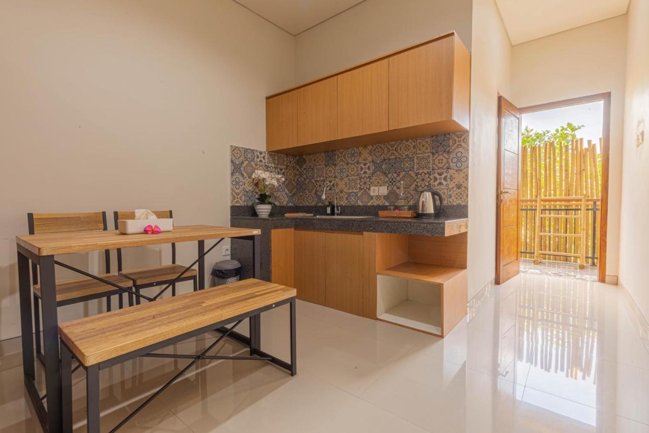 Candra Loka Studio & Apartment By The Loka Kerobokan  Bagian luar foto